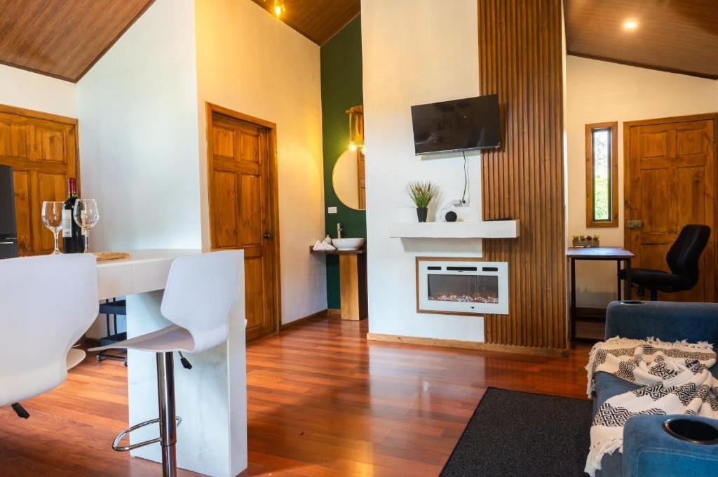 One-Bedroom Bungalow